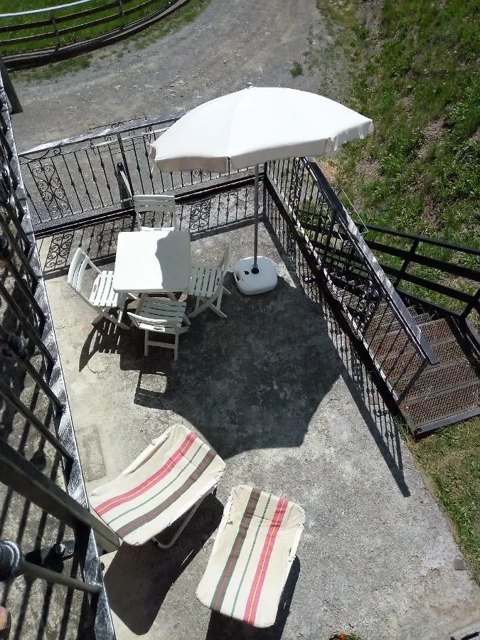Apartamento Red House Isolaccia 0*,  Italia