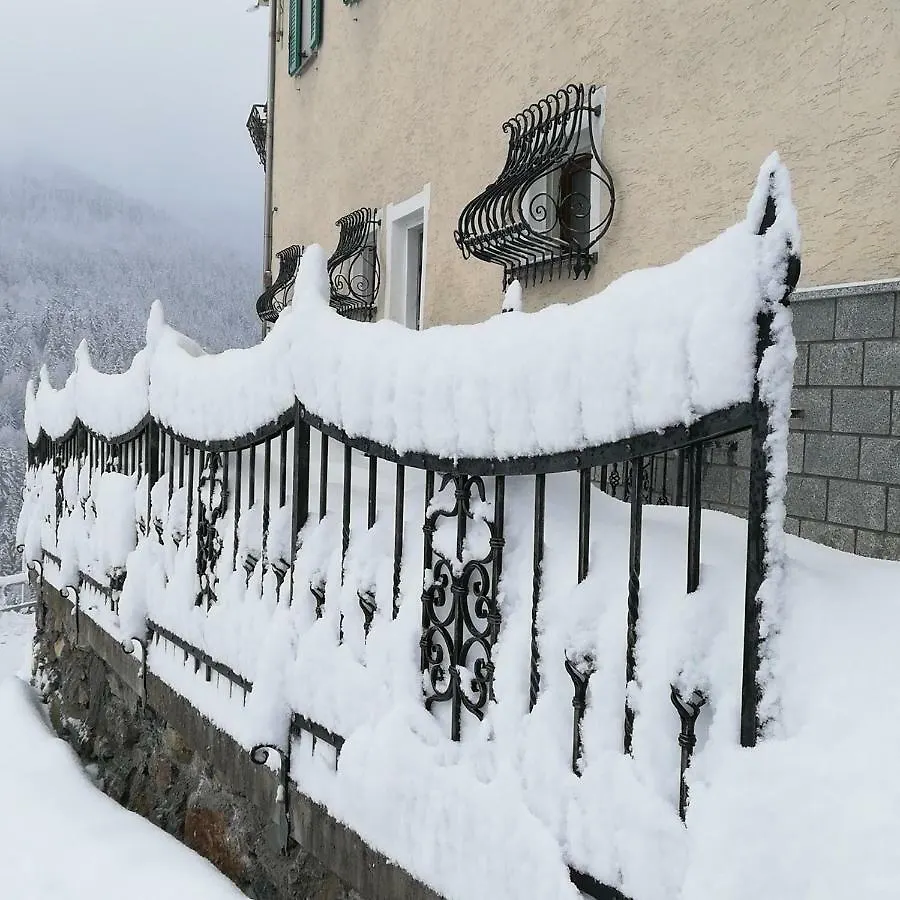 Apartamento Red House Isolaccia Italia